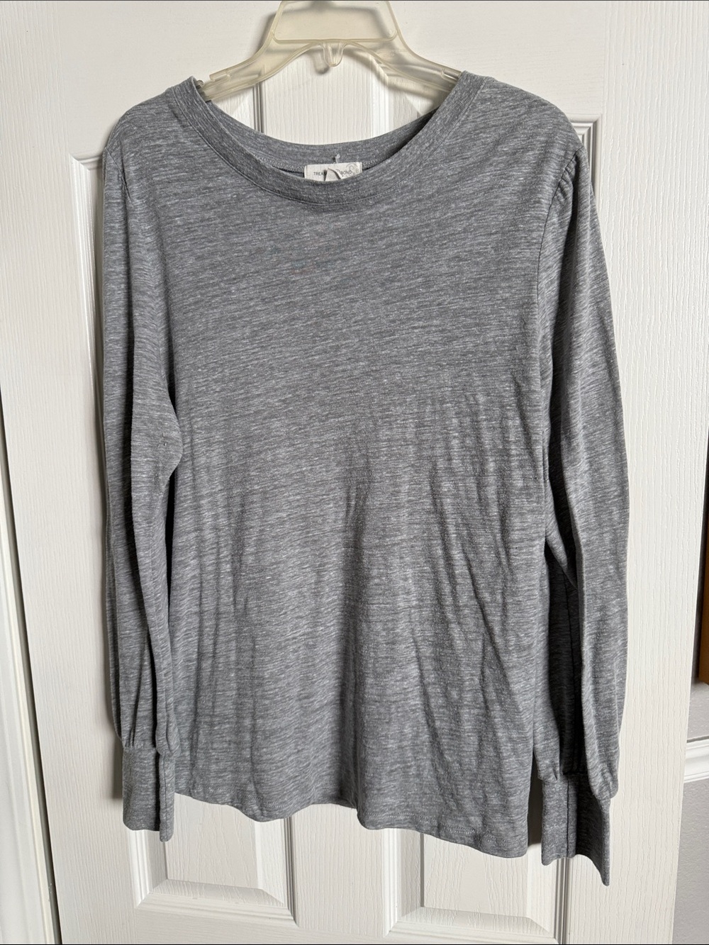 Treasure & Bond Light Heather Gray Long Sleeve Crew Tee